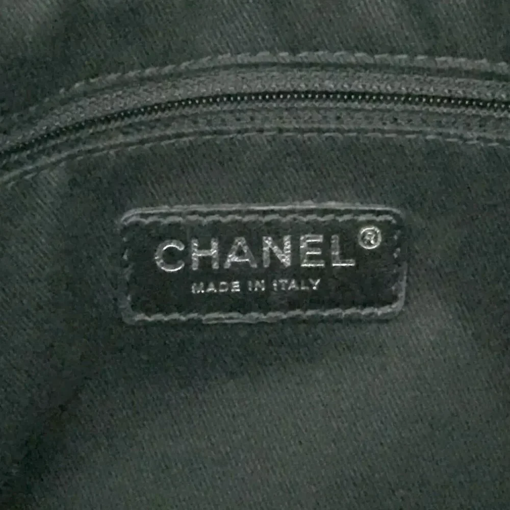 Auth Chanel Quilted Matelasse CC Charm Caviar City Shopper Tote Bag Bordeaux
